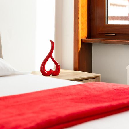 Free Parking - 5 Star - Sauna Luxury Apartment มิลาน ภายนอก รูปภาพ