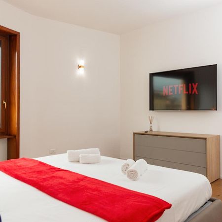 Free Parking - 5 Star - Sauna Luxury Apartment มิลาน ภายนอก รูปภาพ