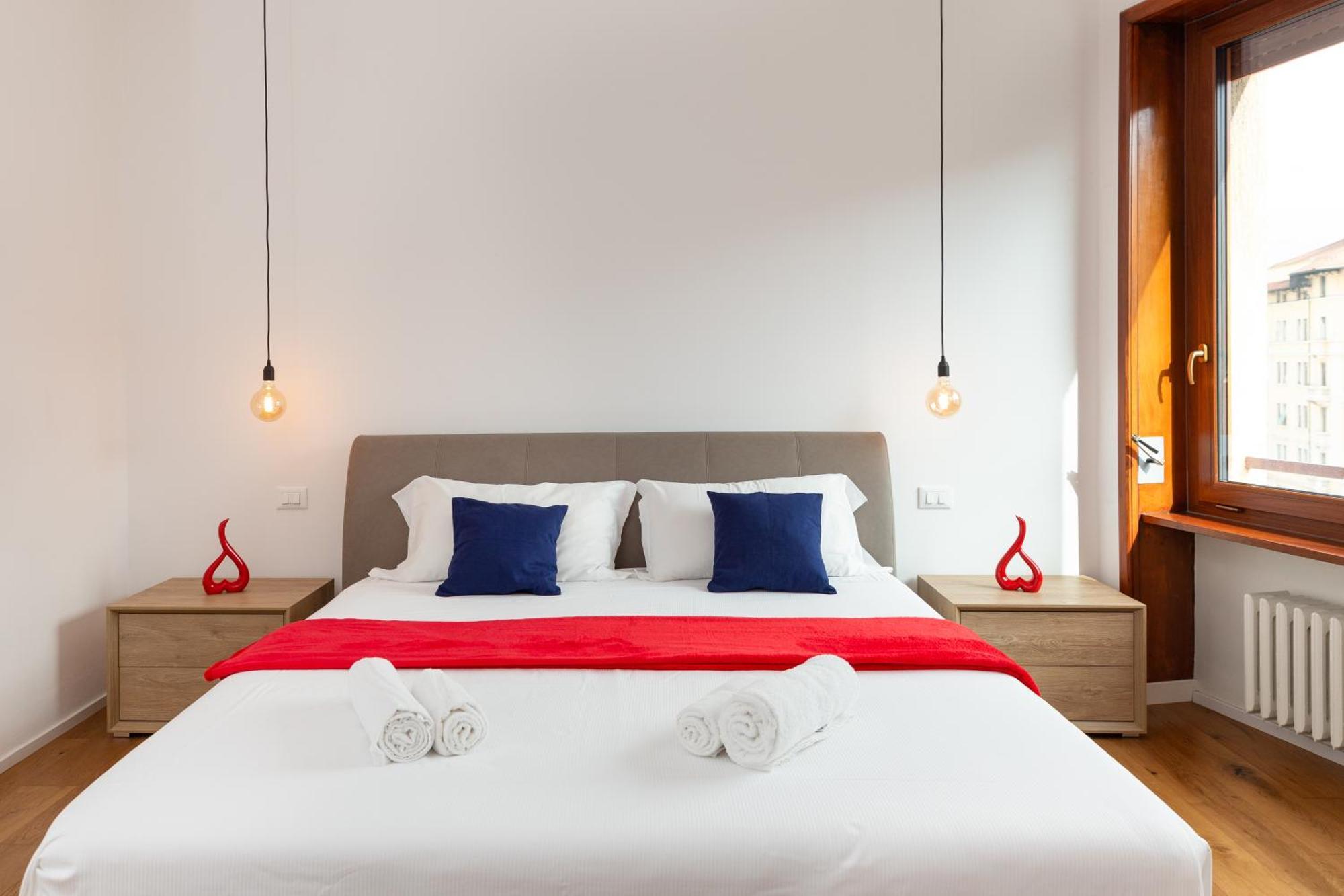 Free Parking - 5 Star - Sauna Luxury Apartment มิลาน ภายนอก รูปภาพ