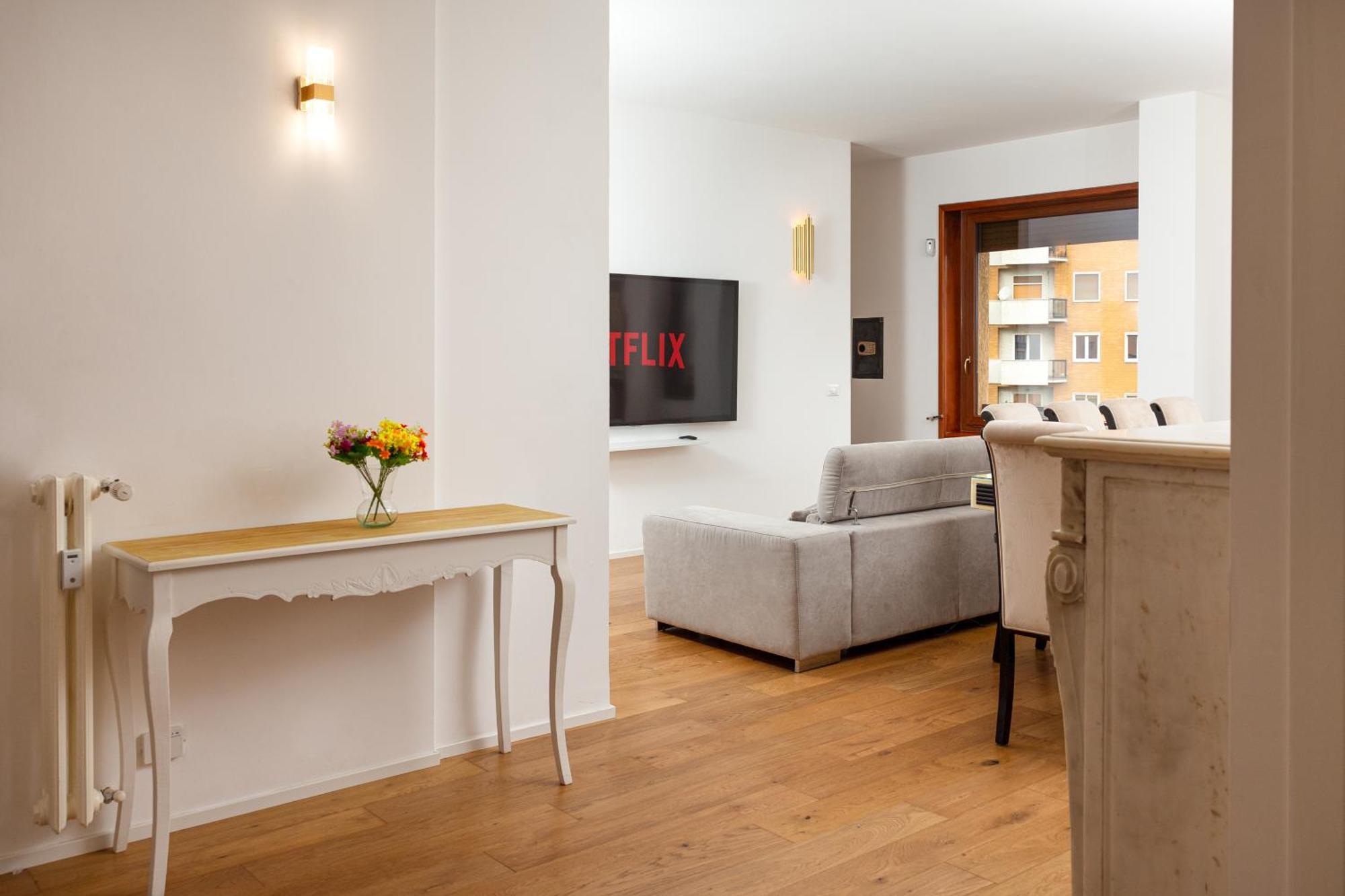 Free Parking - 5 Star - Sauna Luxury Apartment มิลาน ภายนอก รูปภาพ