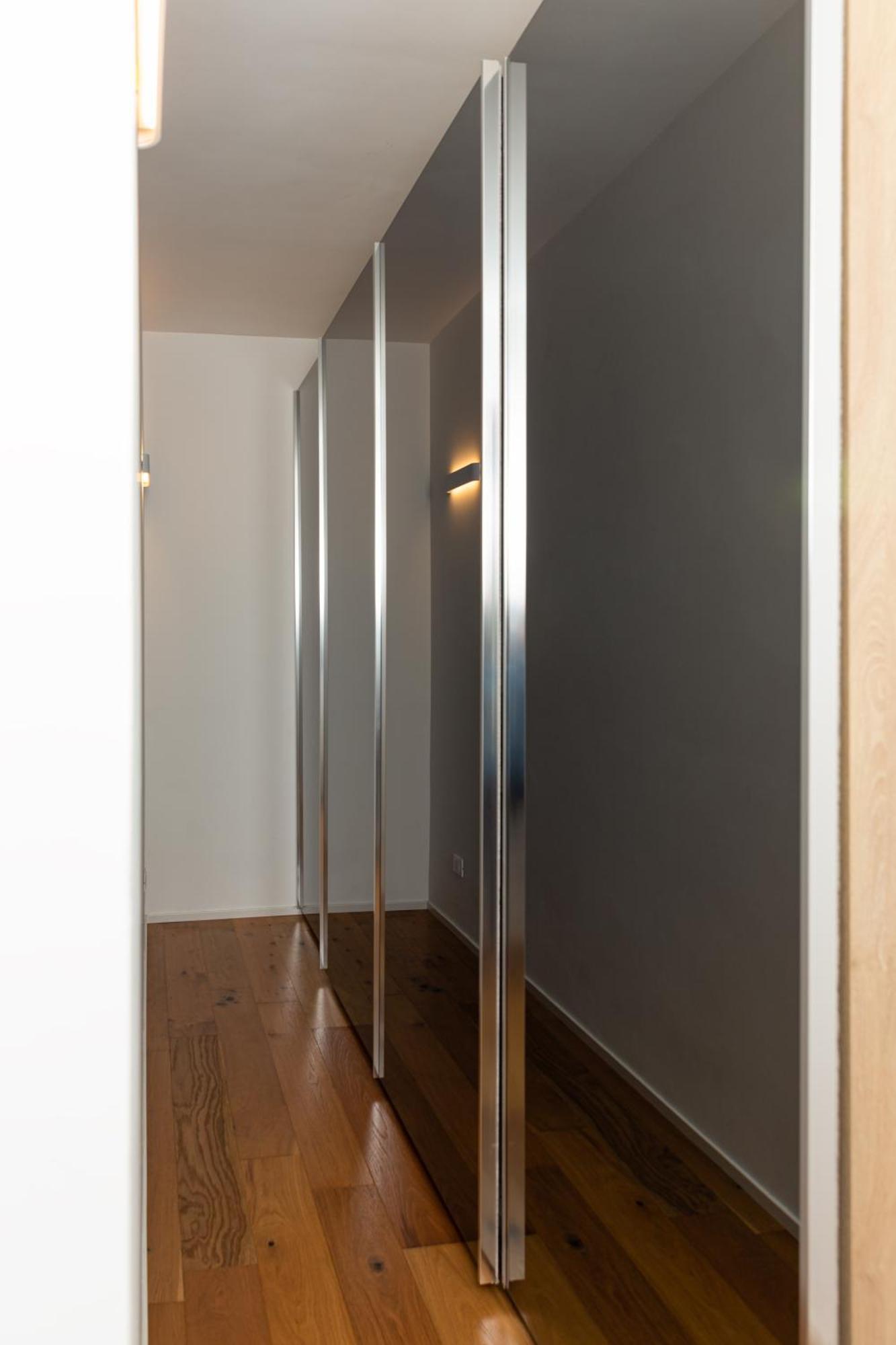 Free Parking - 5 Star - Sauna Luxury Apartment มิลาน ภายนอก รูปภาพ