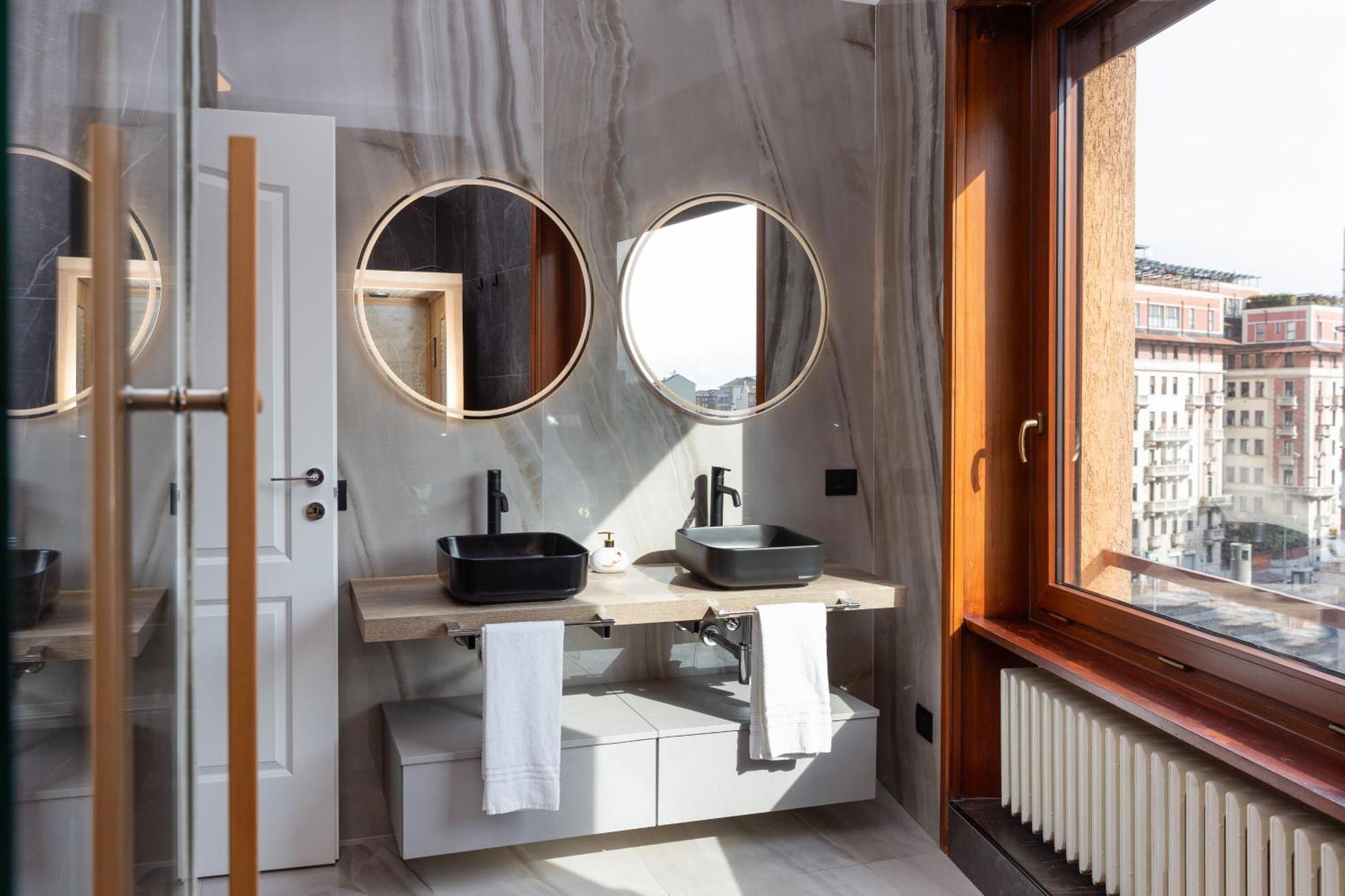 Free Parking - 5 Star - Sauna Luxury Apartment มิลาน ภายนอก รูปภาพ