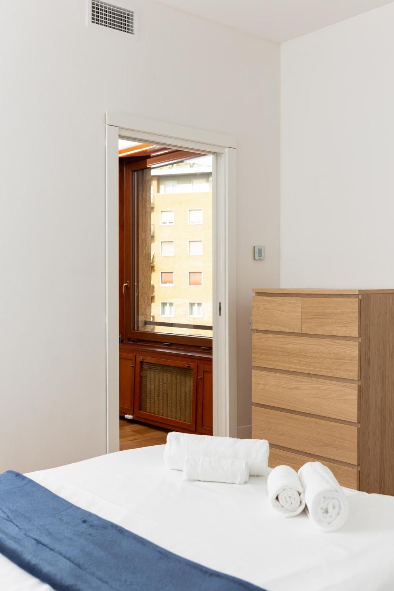 Free Parking - 5 Star - Sauna Luxury Apartment มิลาน ภายนอก รูปภาพ
