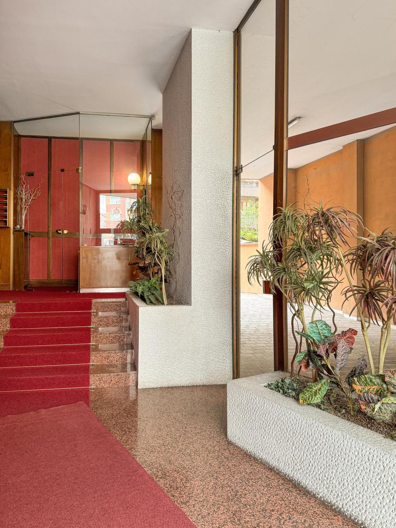 Free Parking - 5 Star - Sauna Luxury Apartment มิลาน ภายนอก รูปภาพ